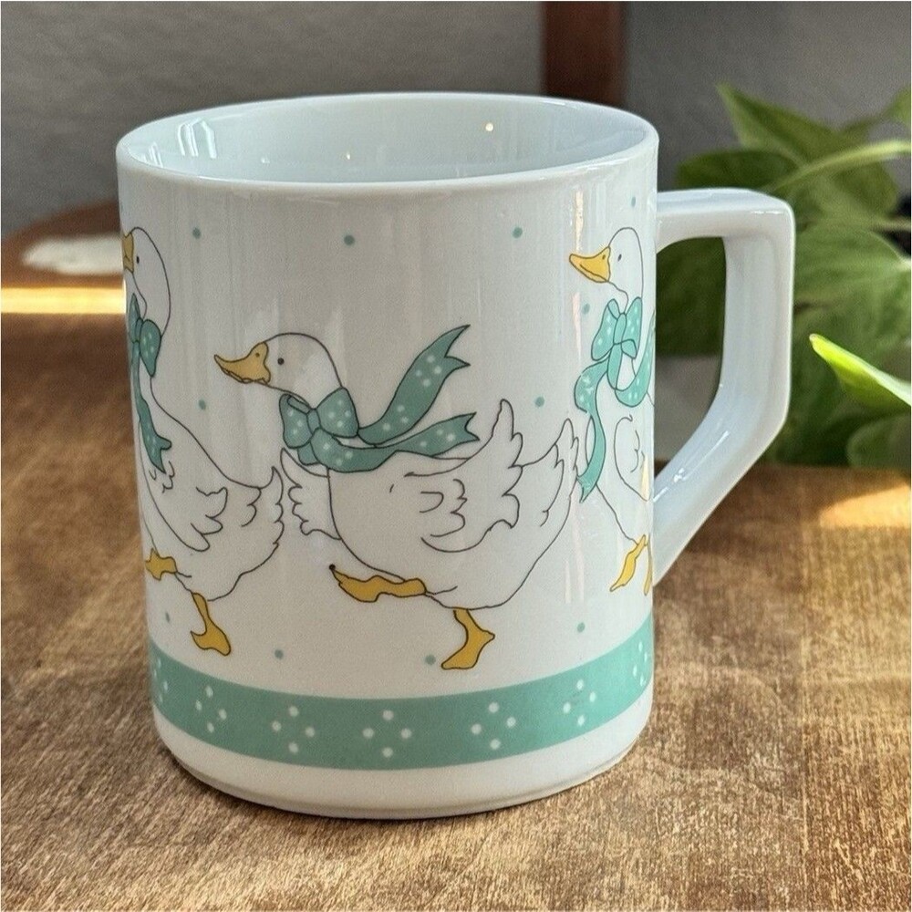 Ceramic Duck & Ducklings Pattern Coffee Mug 12 fl oz White Green Yellow